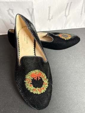 Isaac Mizrahi New York $55 - Women's Sz 6 - Black Velvet Holiday Wreath Loafers